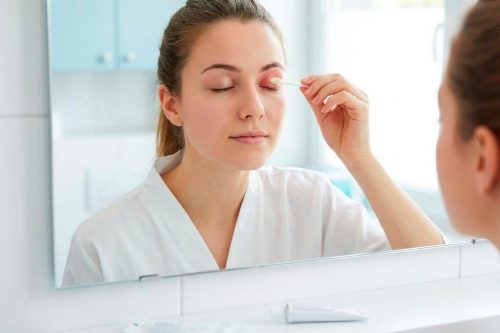 Какие мази помогают от ячменя на глазу? Обзор лучших средств